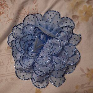 stunning  flower brooch